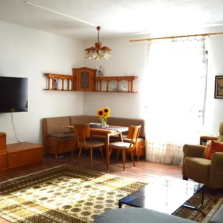 Gemuetliche - Apartment