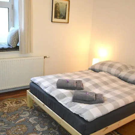 Gemuetliche - Apartment
